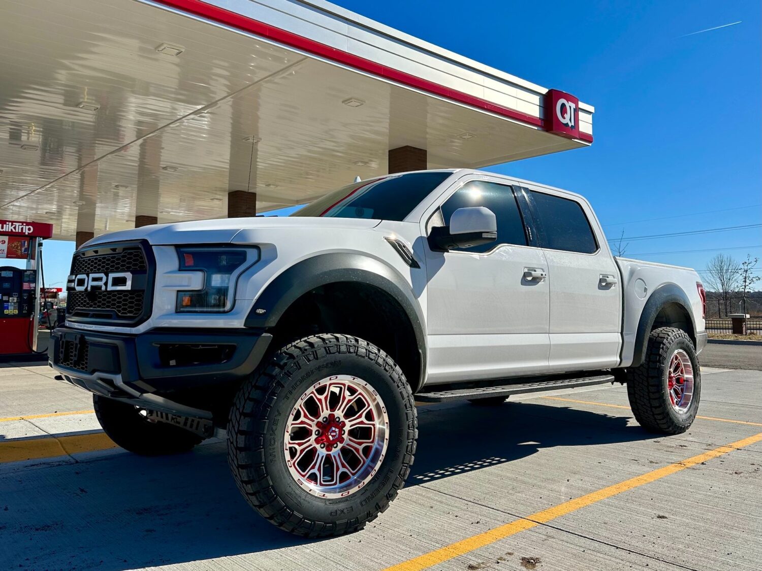 Ford F-150 Raptor with 20×10-inch TIS 560MRL

