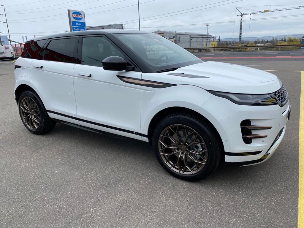 Land Rover Evoque with 20×9-inch Ace Alloy AFF09