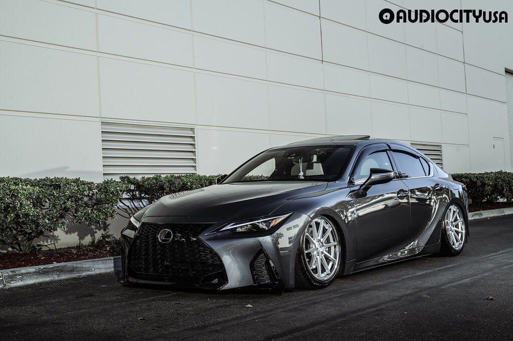Lexus IS XE40 with 19×8.5 and 19×9.5-inch Ferrada FR4