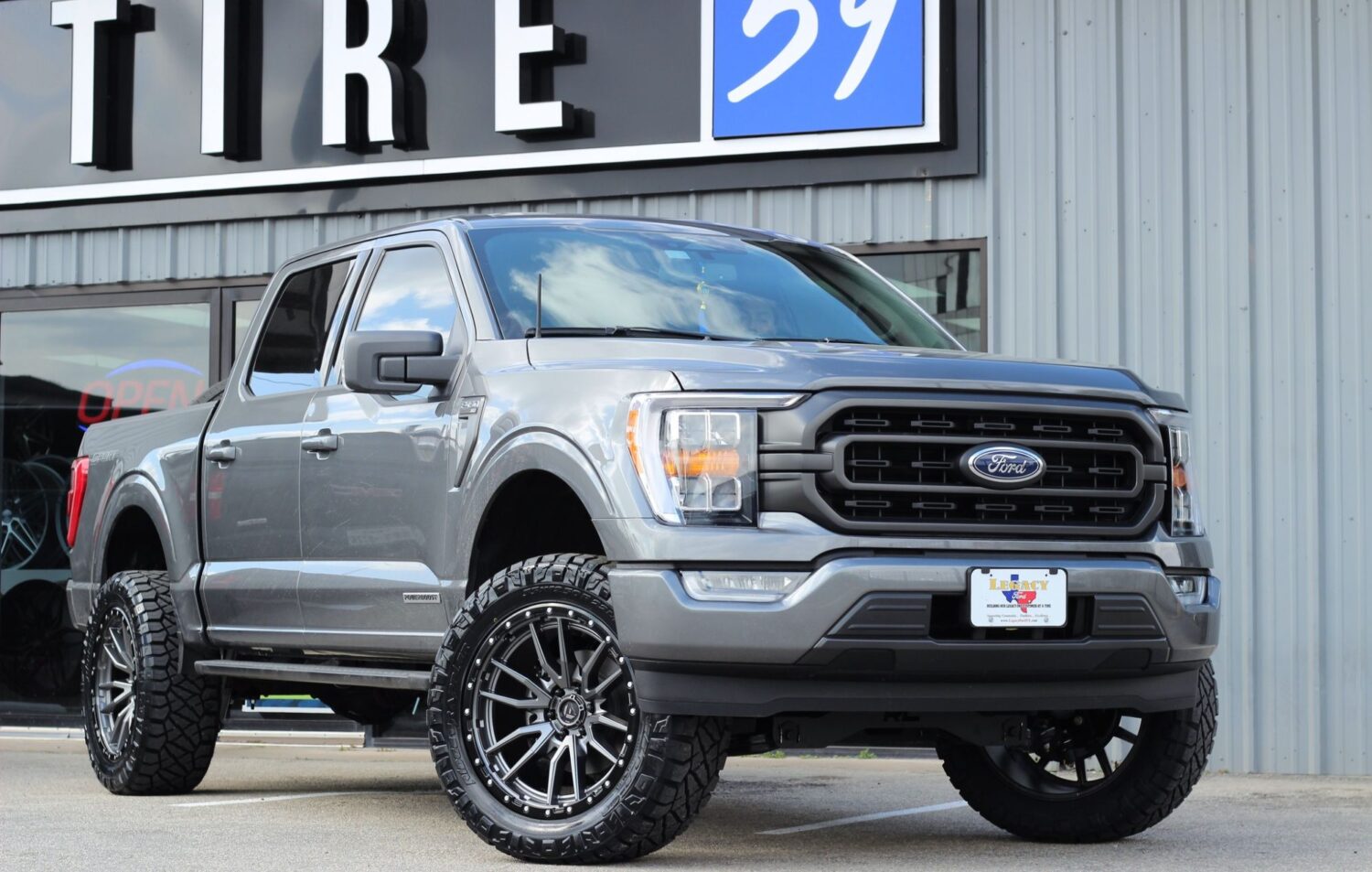 Ford F-150 with 22×10-inch Fuel Off-Road Rebel 6 D680
