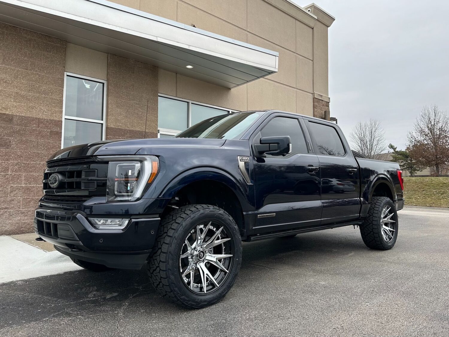 Ford F-150 with 22×10-inch Fuel Off-Road Catalyst FC402PB
