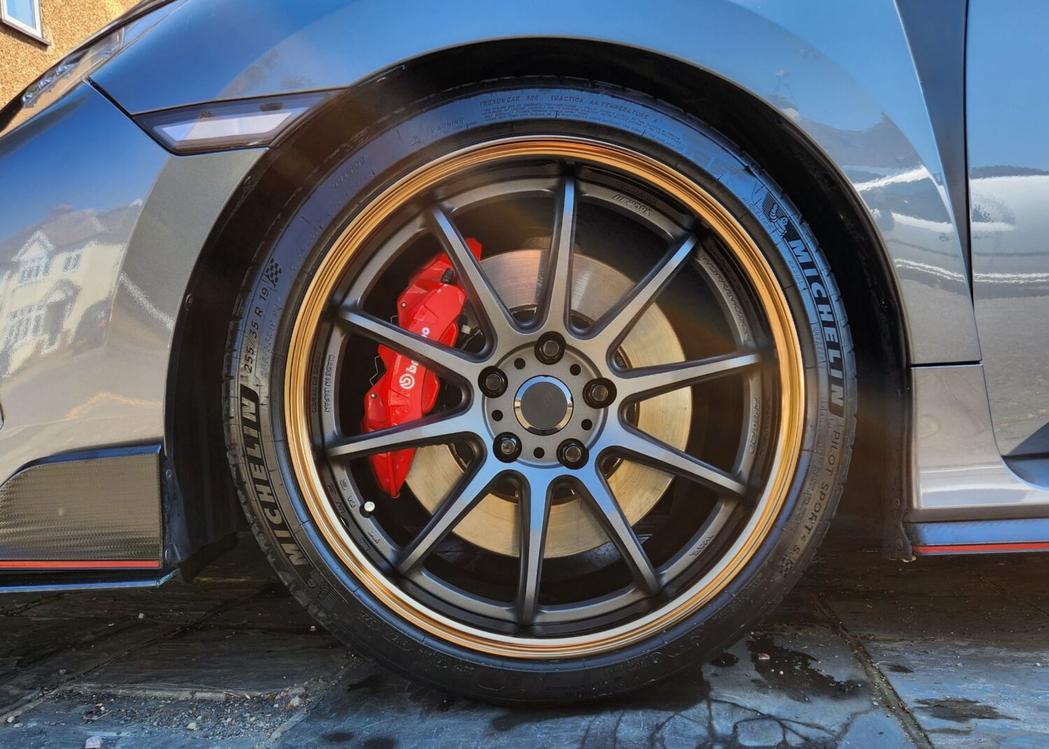 Honda Civic Type-R with 19×9.5-inch Work Emotion ZR10