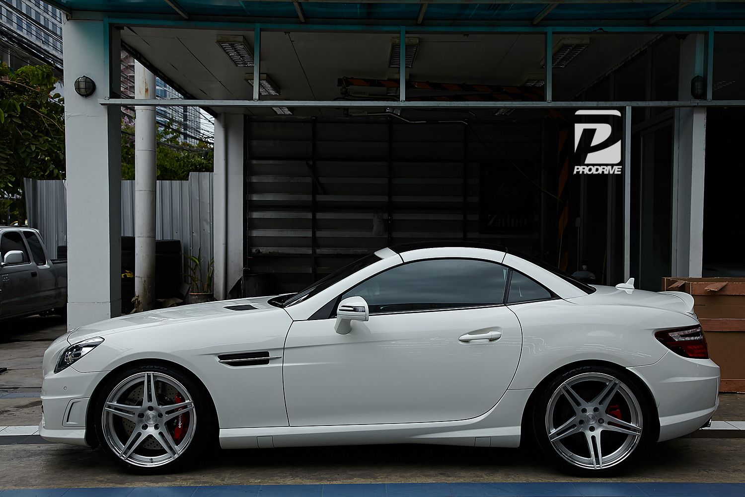 Mercedes-Benz SLK Class with 19-inch BC Forged HB09