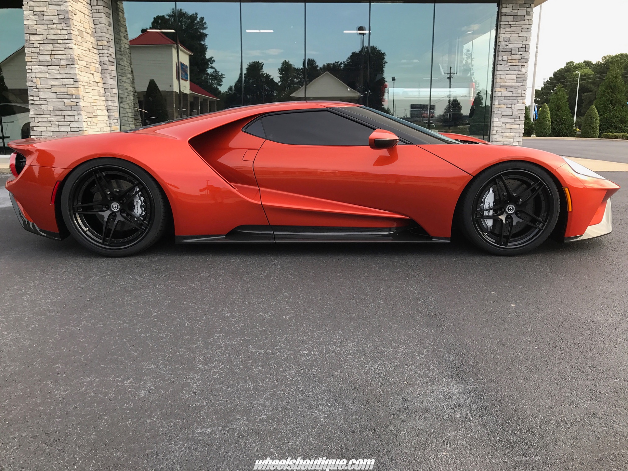 Ford GT with 20×10 and 21×13-inch HRE S107