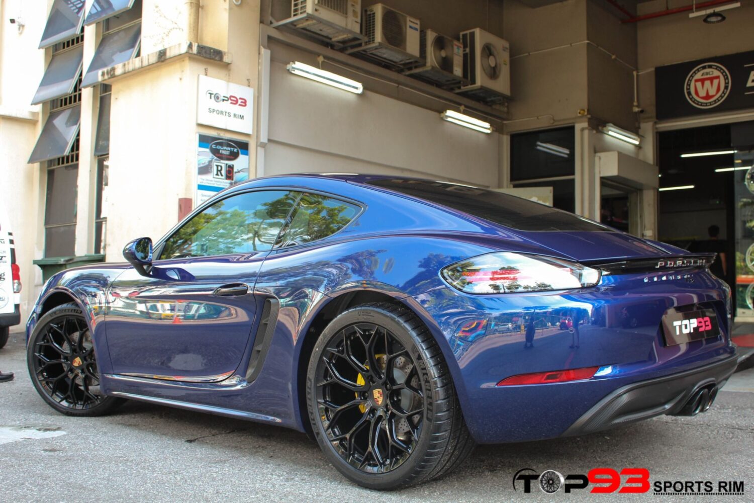 Porsche Cayman 718 with 20×8.5 and 20×10.5-inch BC Forged KL31