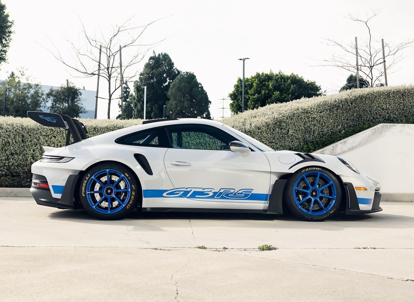 Porsche 911 GT3 RS 992 with 19×10 and 19×13-inch Forgeline GE1R