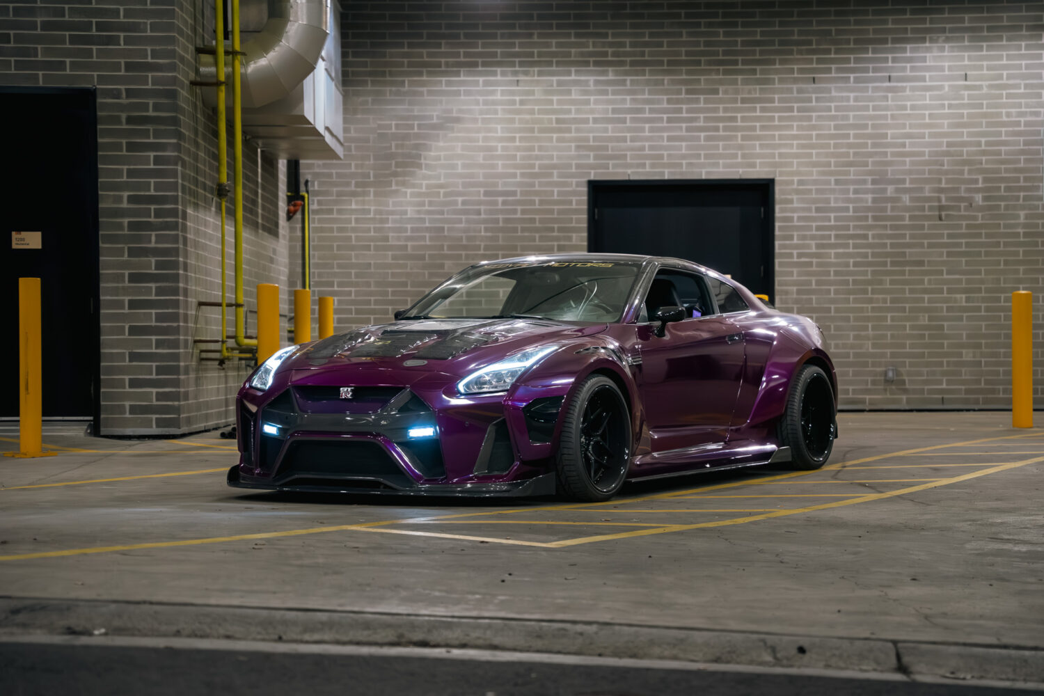 Nissan GT-R R35 with 20×10.5 / 20×12-inch Forgelite RL1-M