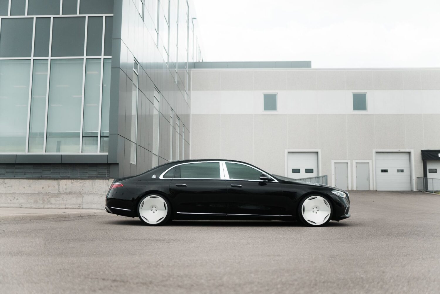 Mercedes-Benz S Class with 22×9.5 / 22×10.5-inch Ohm ORIGIN Forged FULL5
