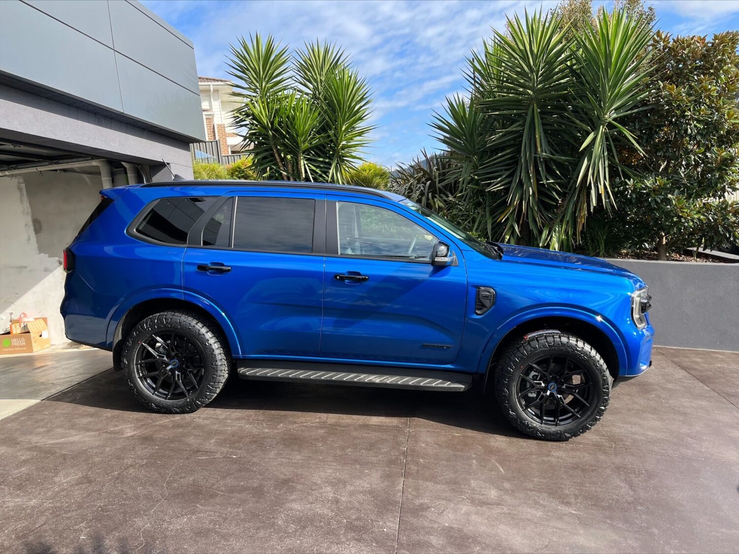 Ford Everest with 20×9.5-inch GT Form GFS1
