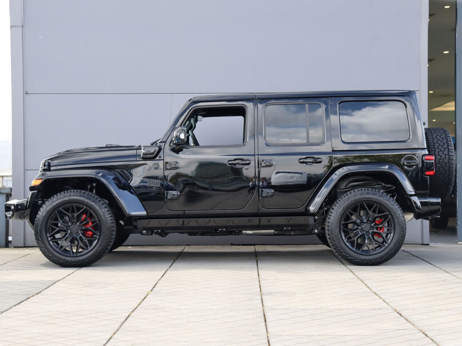 Jeep Wrangler JL with 20×10-inch Korbach Forged PS3 HD
