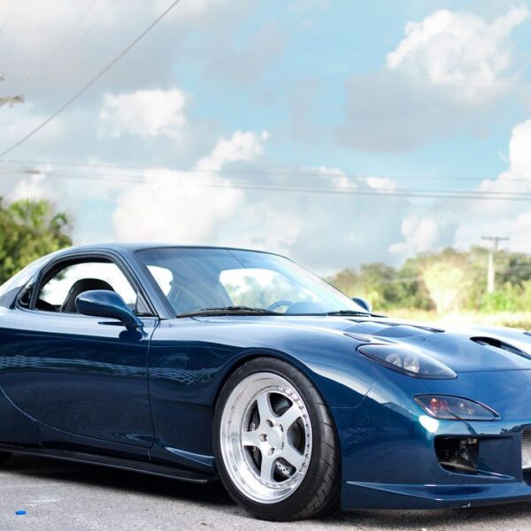 Mazda RX-7 with 18-inch CCW LM5