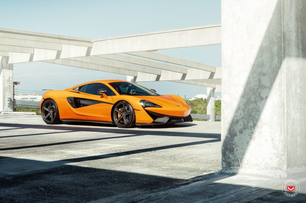 Fonds d'écran McLaren 570S orange, vitesse de supercar 3840x2160 UHD 4K image