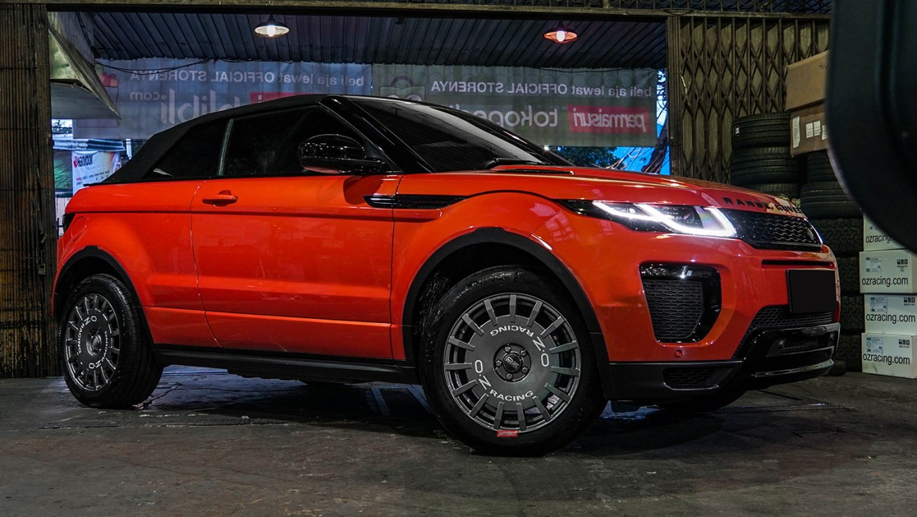Land Rover Evoque with 19-inch OZ Rally Racing