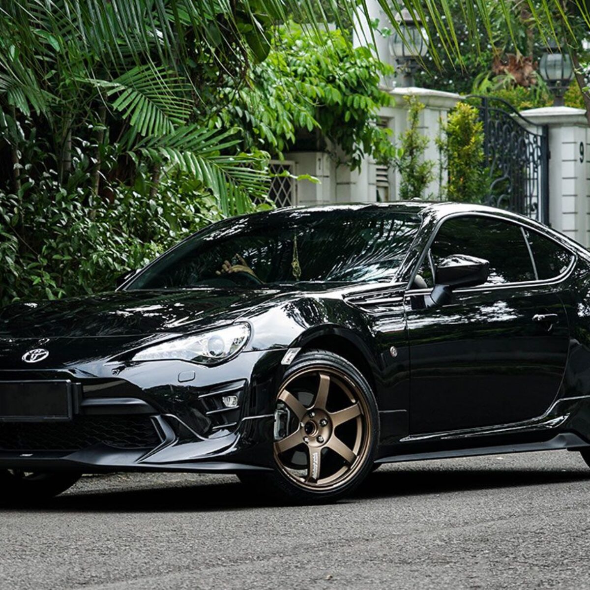 Toyota 86/Scion FR-S Black Rays TE37 SAGA | Wheel Front