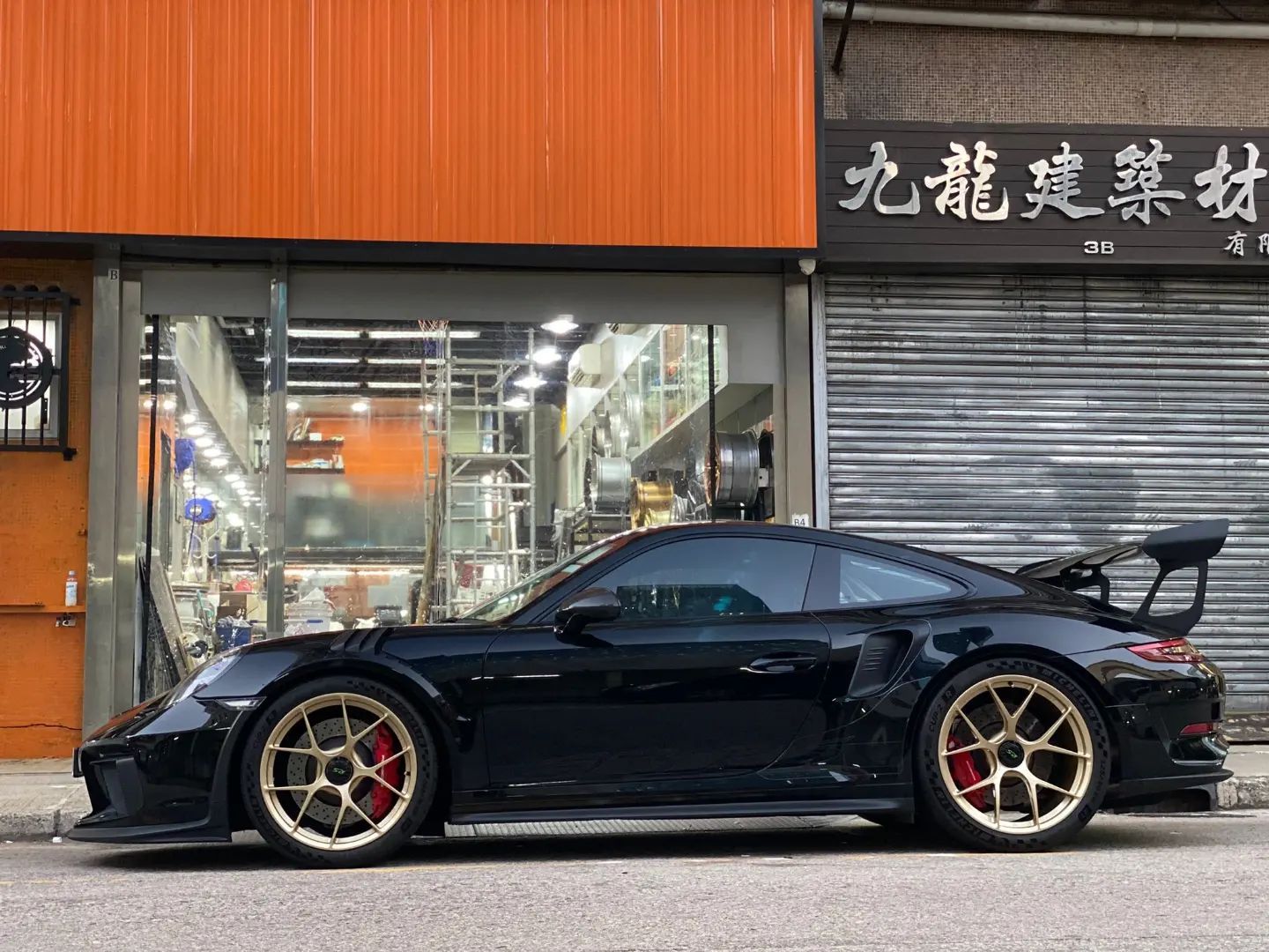 Porsche 911 GT3 RS 991 with 20×9.5 and 21×12.5-inch BBS FI-R