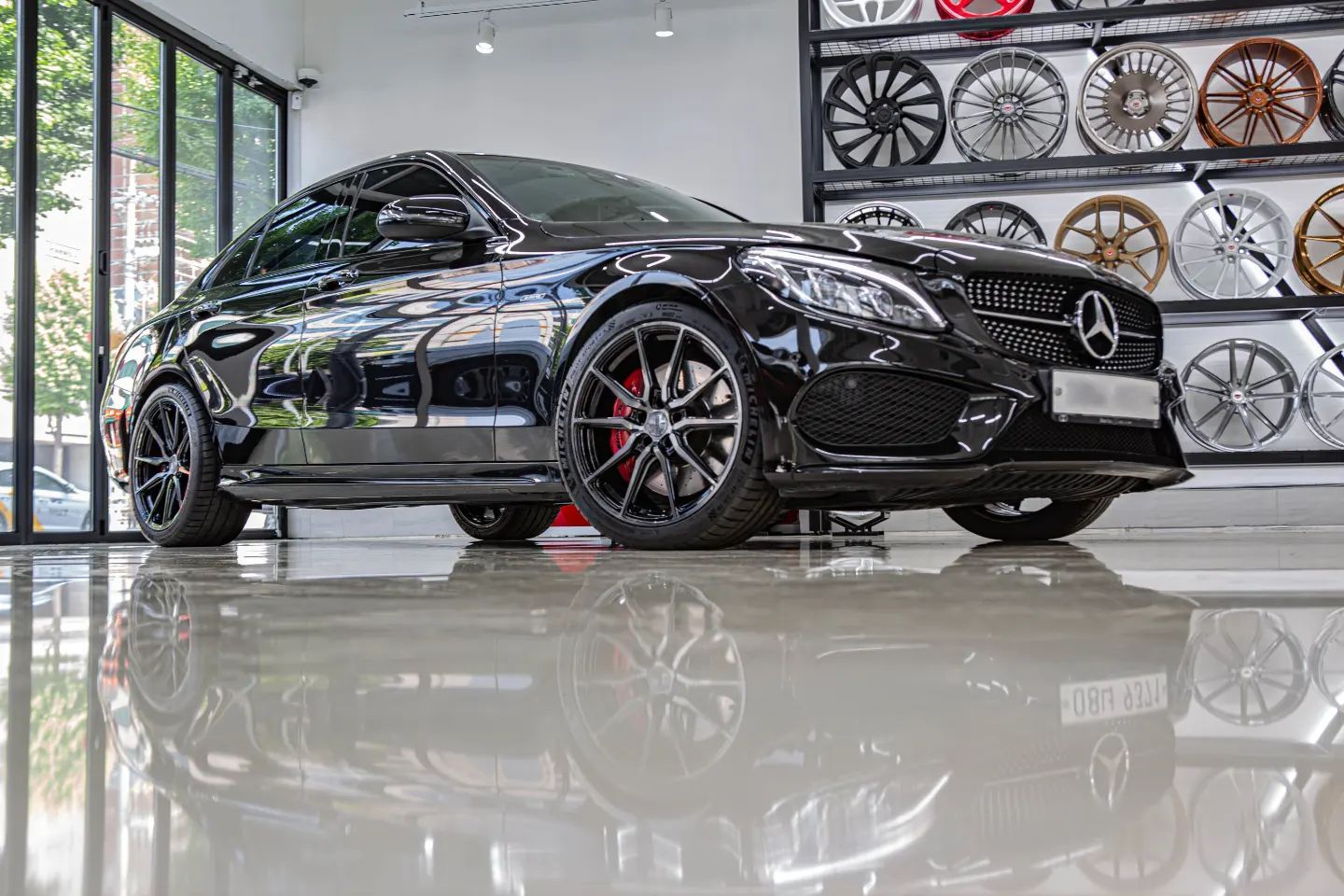 Mercedes-Benz C43 AMG W205 with 19×8.5 and 19×9.5-inch Vossen HF-3
