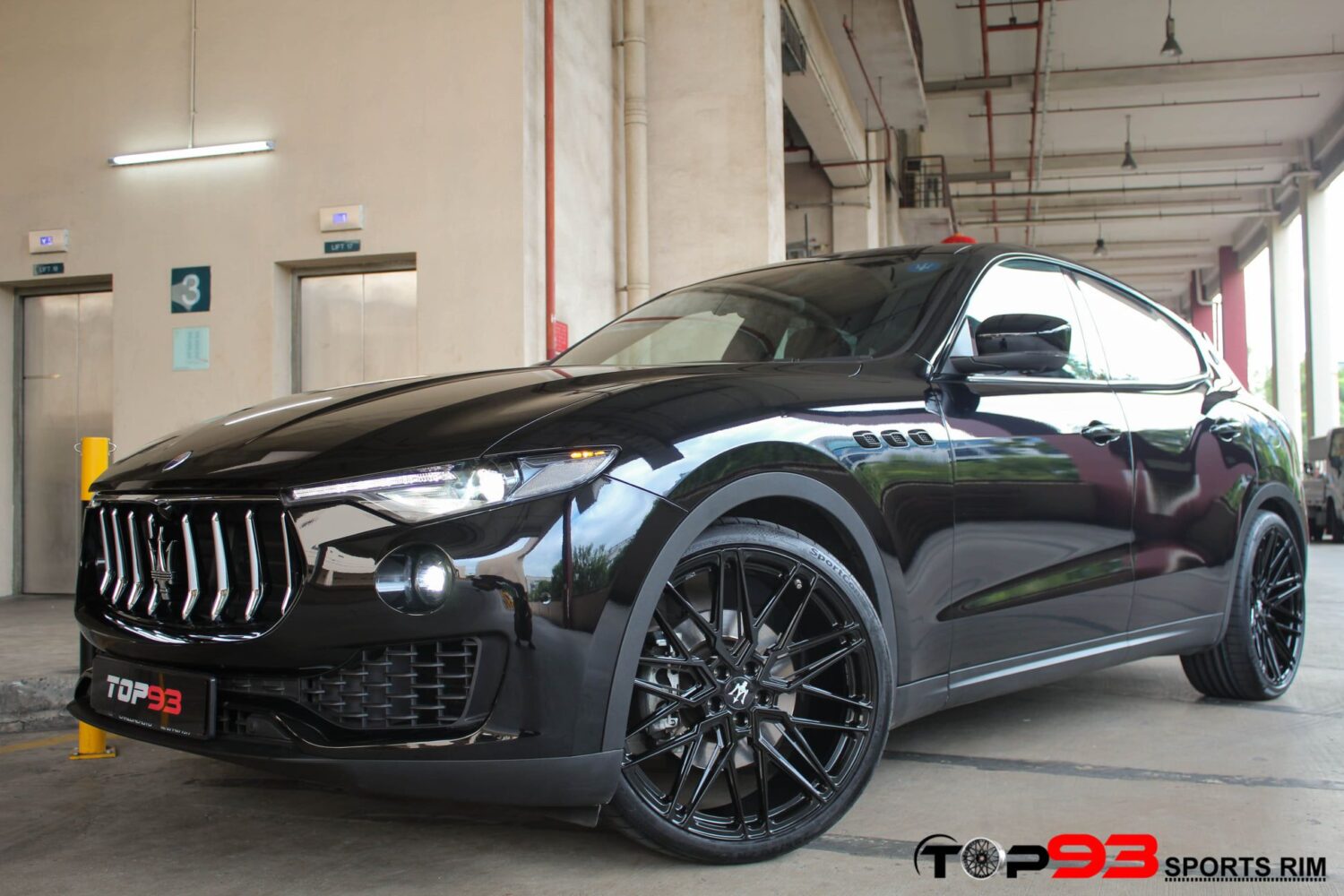 Maserati Levante with 22-inch BC Forged EH186