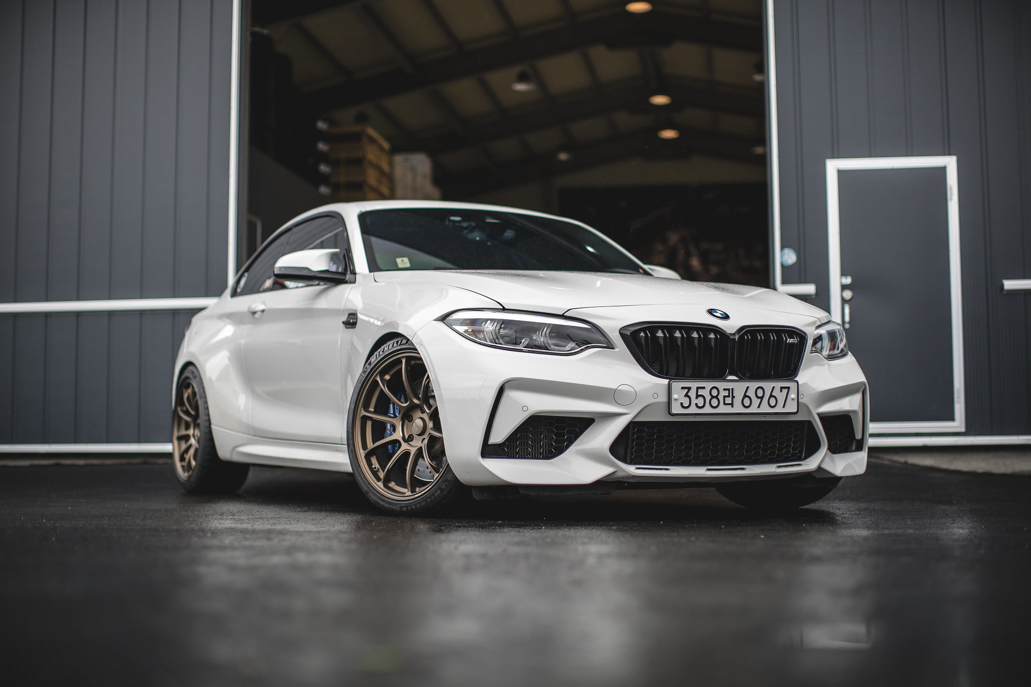 BMW M2 Competition F87 White With Bronze Rays Volk ZE40