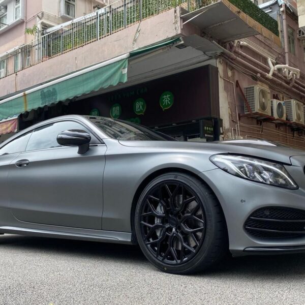 Mercedes-Benz C43 AMG W205 with 19×8.5 and 19×9.5-inch Vossen HF-2