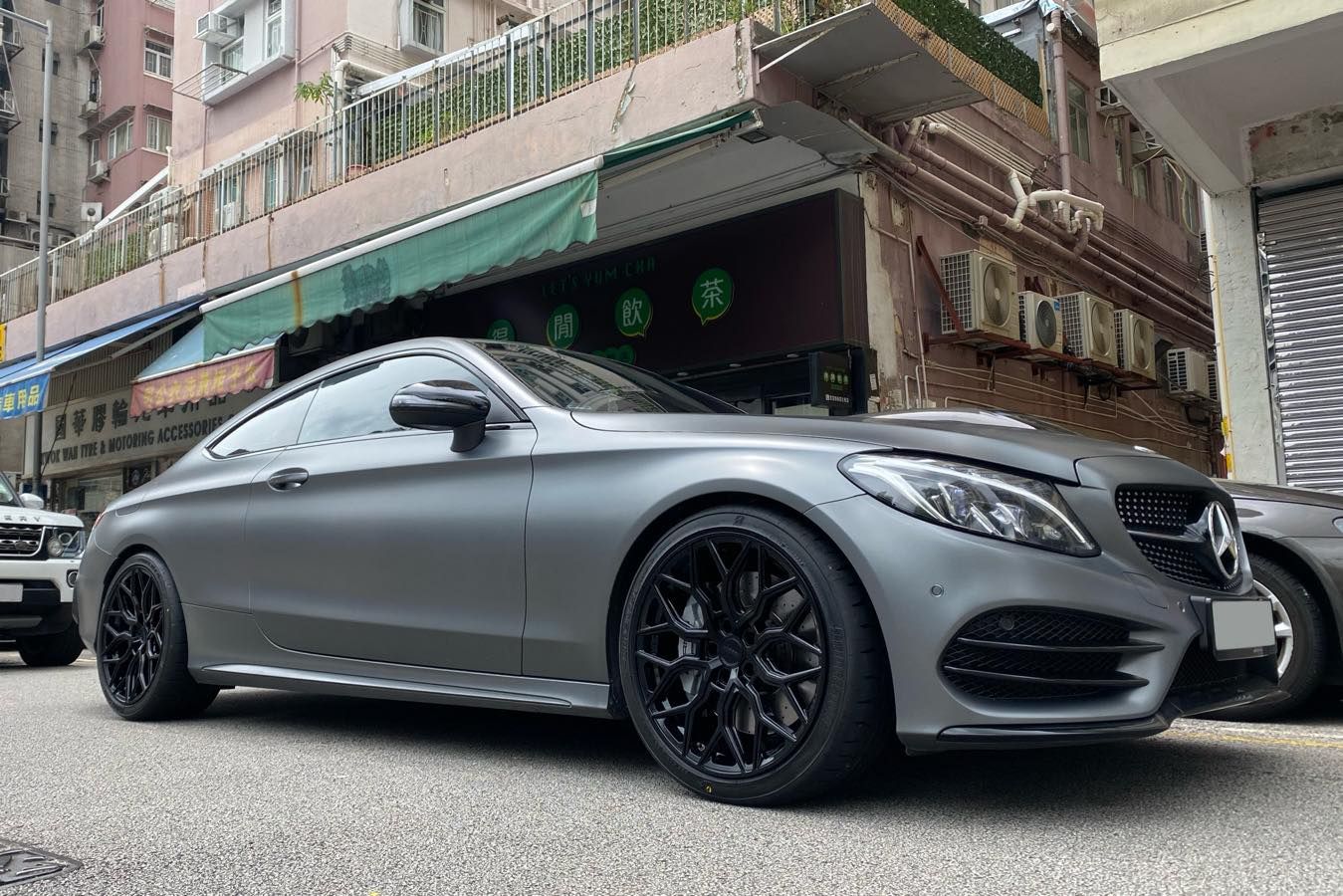 Mercedes-Benz C43 AMG W205 with 19×8.5 and 19×9.5-inch Vossen HF-2