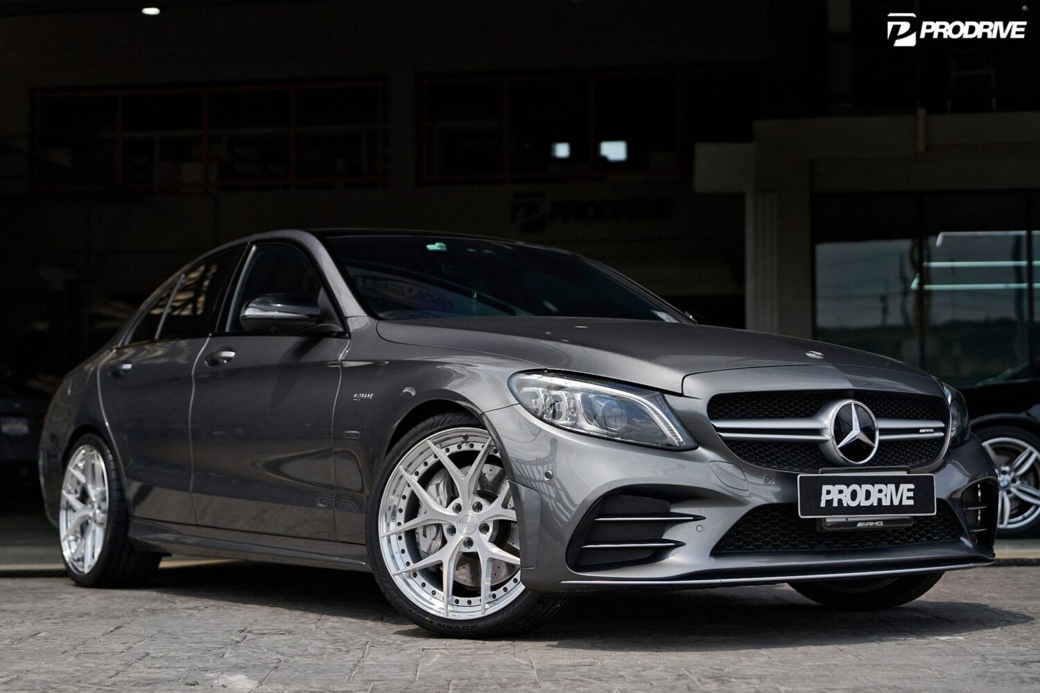 Mercedes-Benz C43 AMG W205 with 20-inch BC Forged HCS21S
