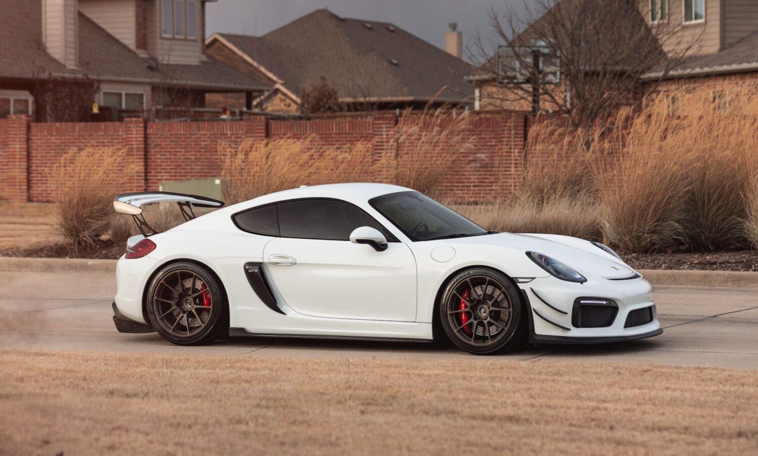 Porsche Cayman 981 with 19×9.0 and 19×10.5-inch Forgeline GS1R