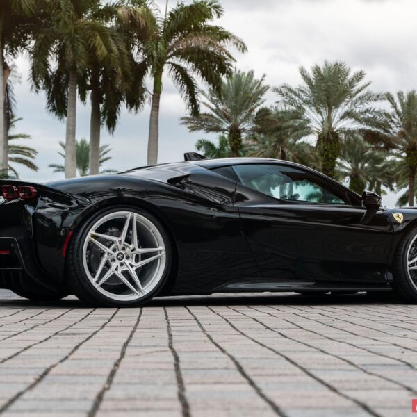 Ferrari SF90 with 21×9.5 and 22×12.5-inch ANRKY S1-X3