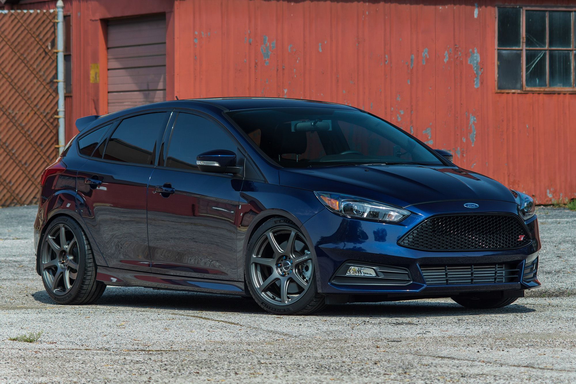 Ford Focus ST Mk3 with 18×8.5-inch Work Emotion T7R