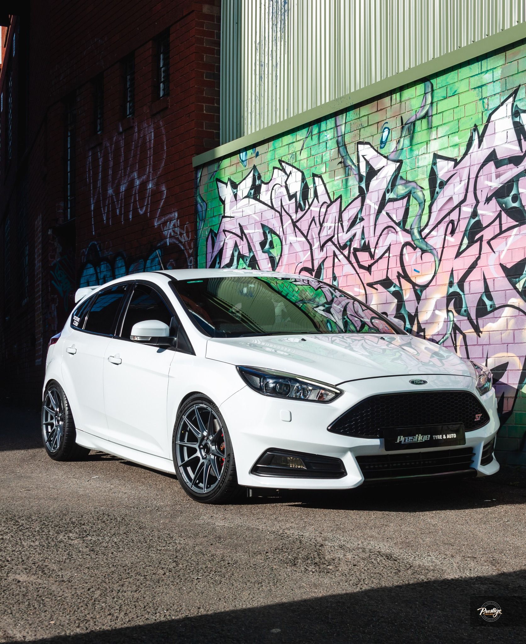 Ford Focus ST Mk3 with 18×8.5-inch Enkei SC46