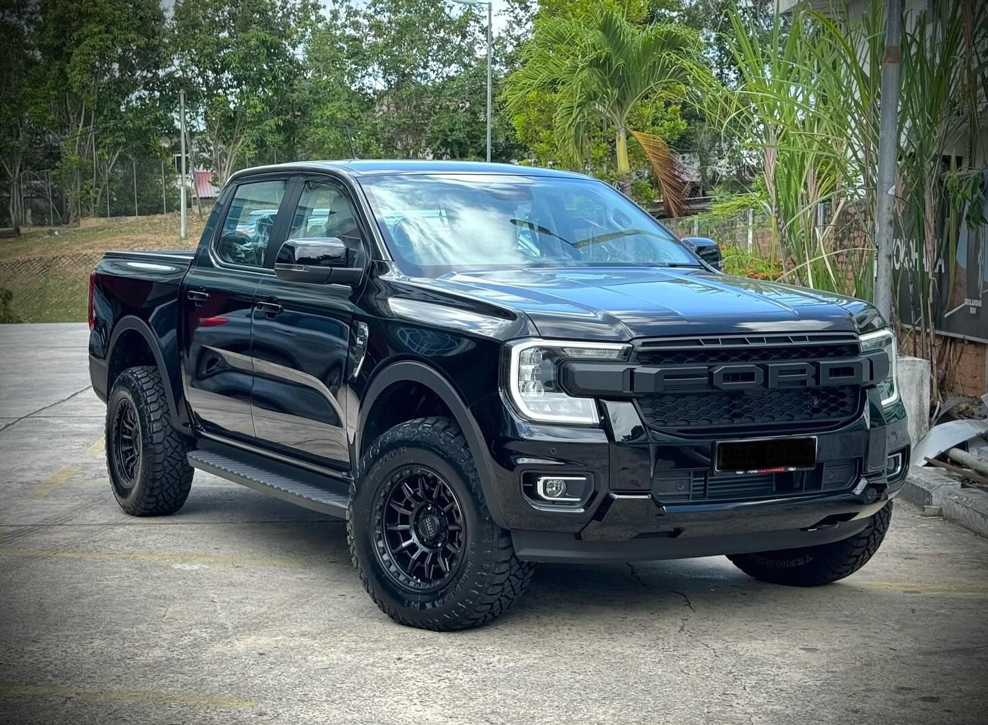 Ford Ranger Next-Gen with 17×9-inch KMC KM547 Carnage