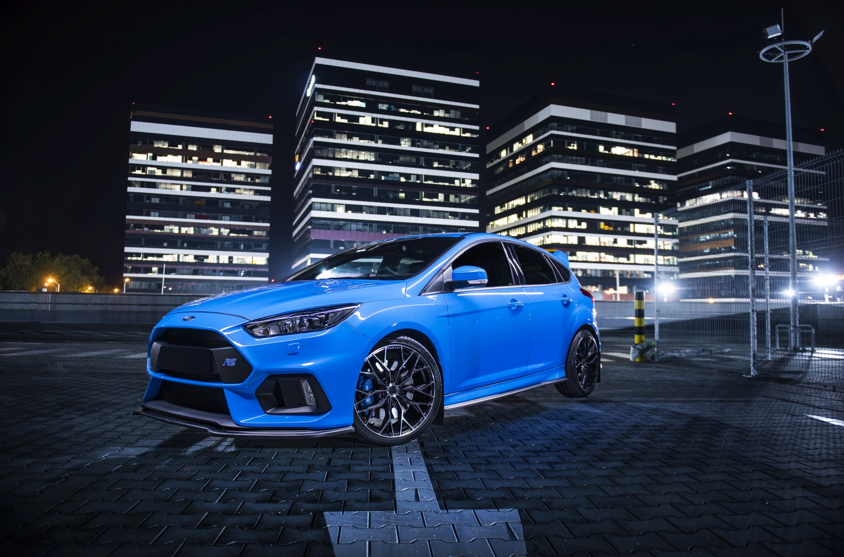 Ford Focus RS Mk3 with 19×8.5-inch Concaver CVR1
