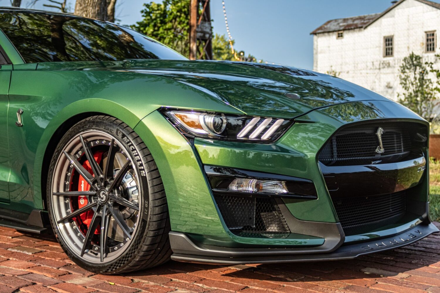 Ford Shelby Mustang GT500 with 21×11 and 21×11.5-inch Signature SV310S
