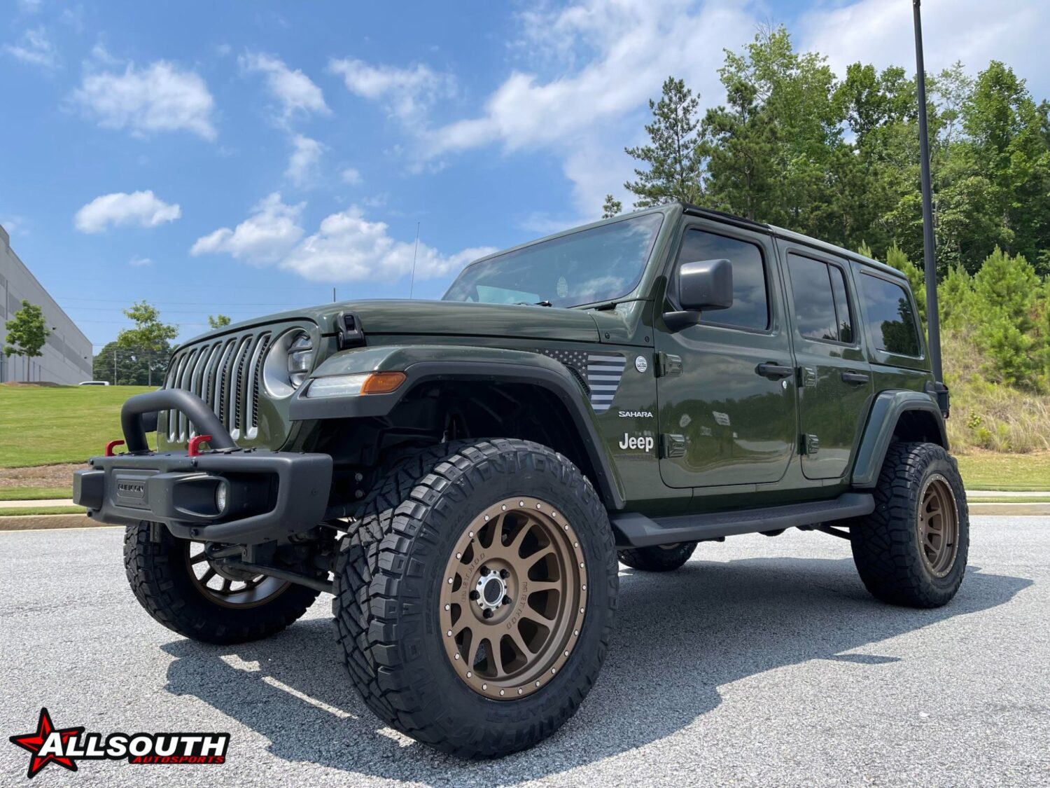 Jeep Wrangler JL with 20×10-inch Method 605 NV