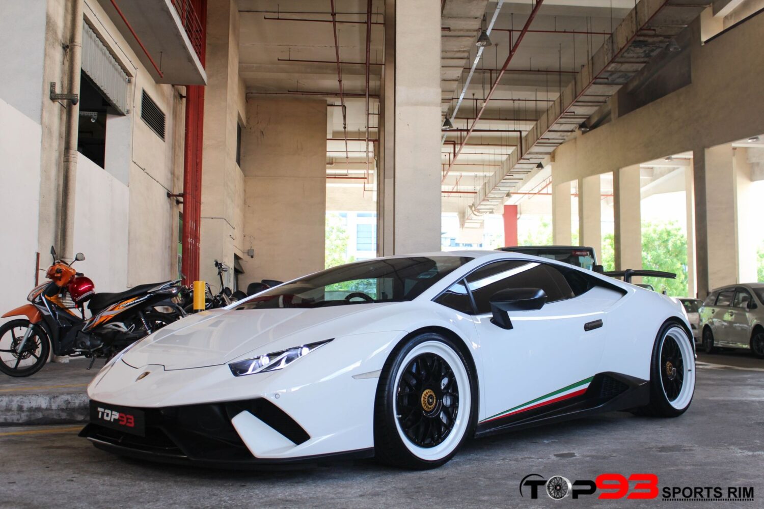 Lamborghini Huracan Performante with 20×9 and 21×12.5-inch BC Forged MHE28