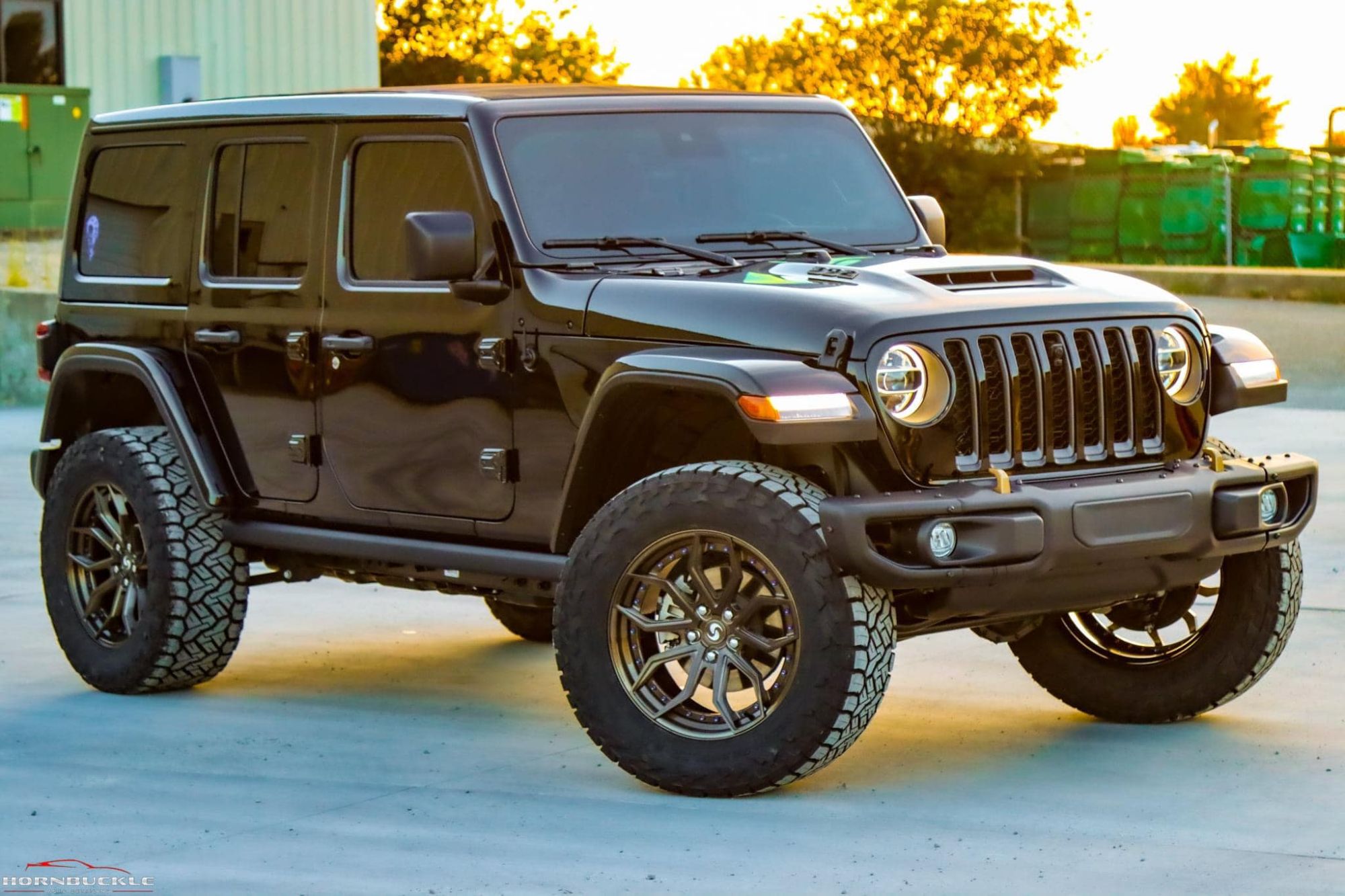 Jeep Wrangler JL with 20×9.5-inch Signature SV308S