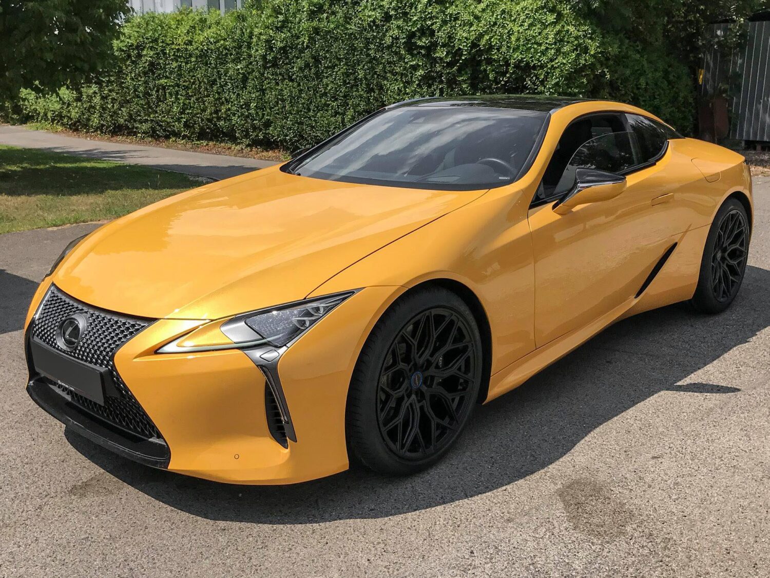 Lexus LC with 21×9.5 and 21×10.5-inch Vossen HF-2