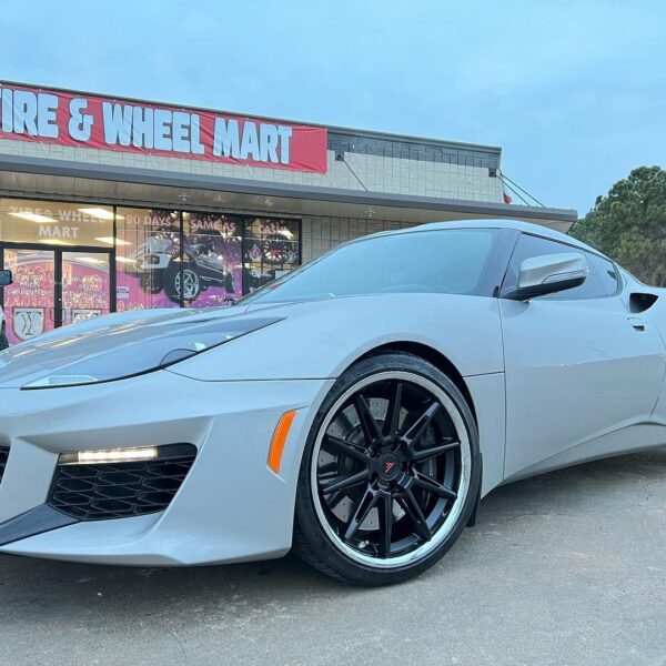 Lotus Evora with 19×8.5 and 20×10-inch Ferrada CM2