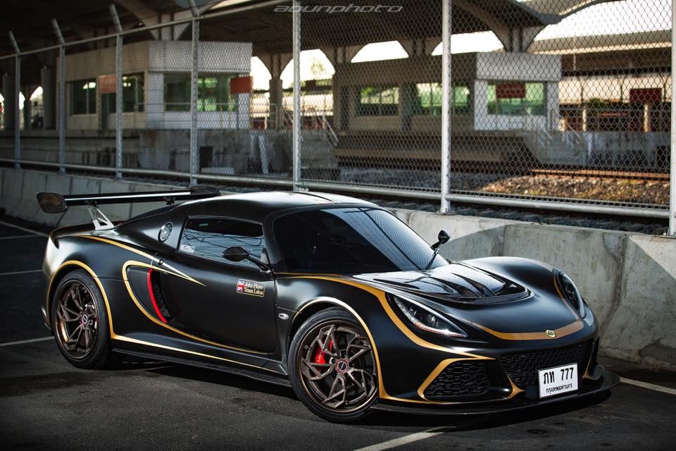 Lotus Exige V6 with 17 and 18-inch Brixton Forged PF1 Targa