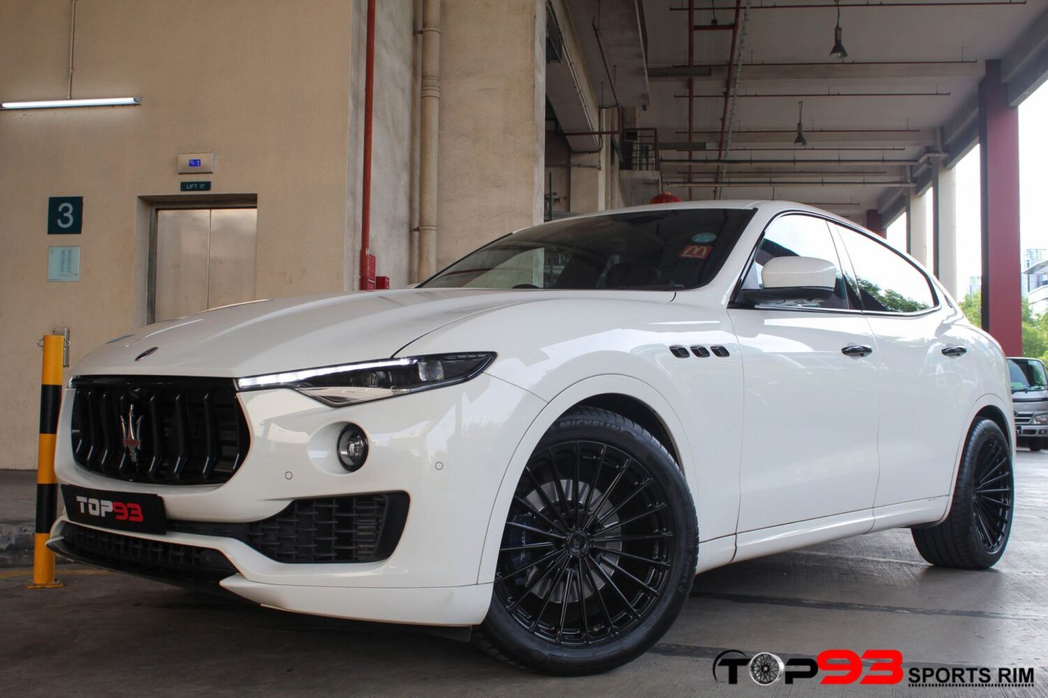 Maserati Levante with 20-inch BC Forged EH201
