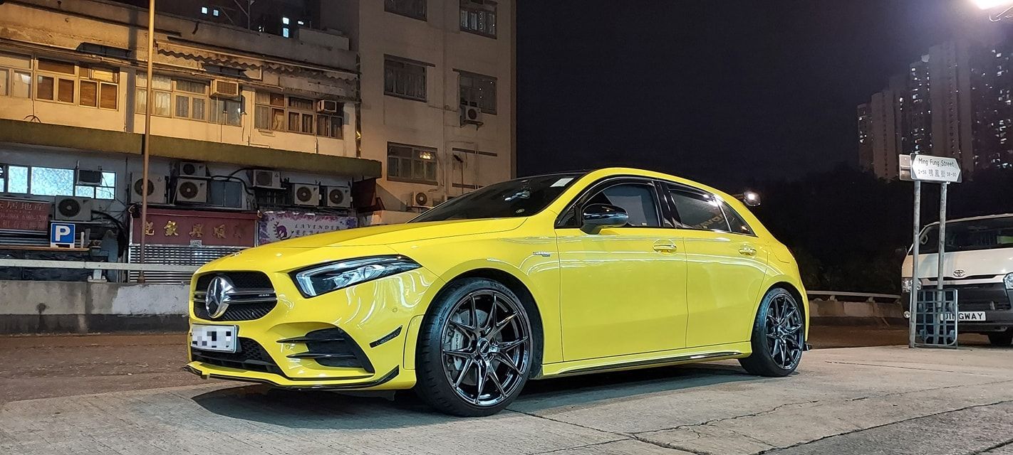 Mercedes-Benz A35 AMG W177 with 19×8.5-inch Rays VERSUS VV21S