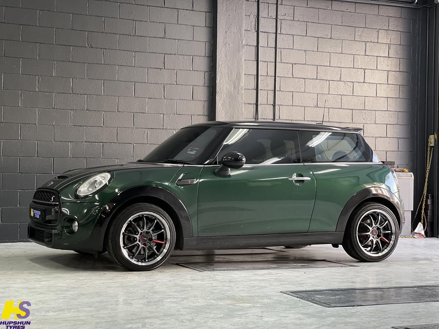 Mini Cooper S with 17-inch Work Emotion ZR10