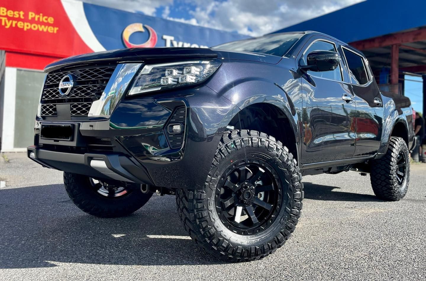 Nissan Navara D23 with 17×8.5-inch American Outlaw Capone