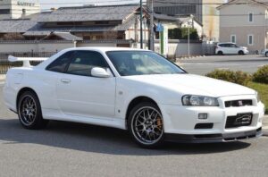 Nissan Skyline R34 with 18×9.5-inch BBS RG-R