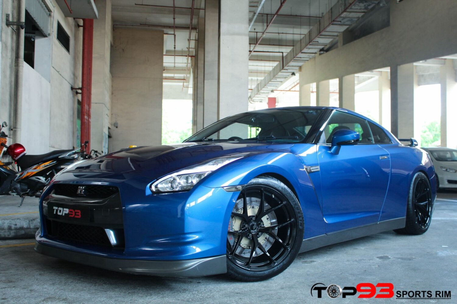 Nissan GT-R R35 with 20×10 and 20×11-inch BC Forged RZ21