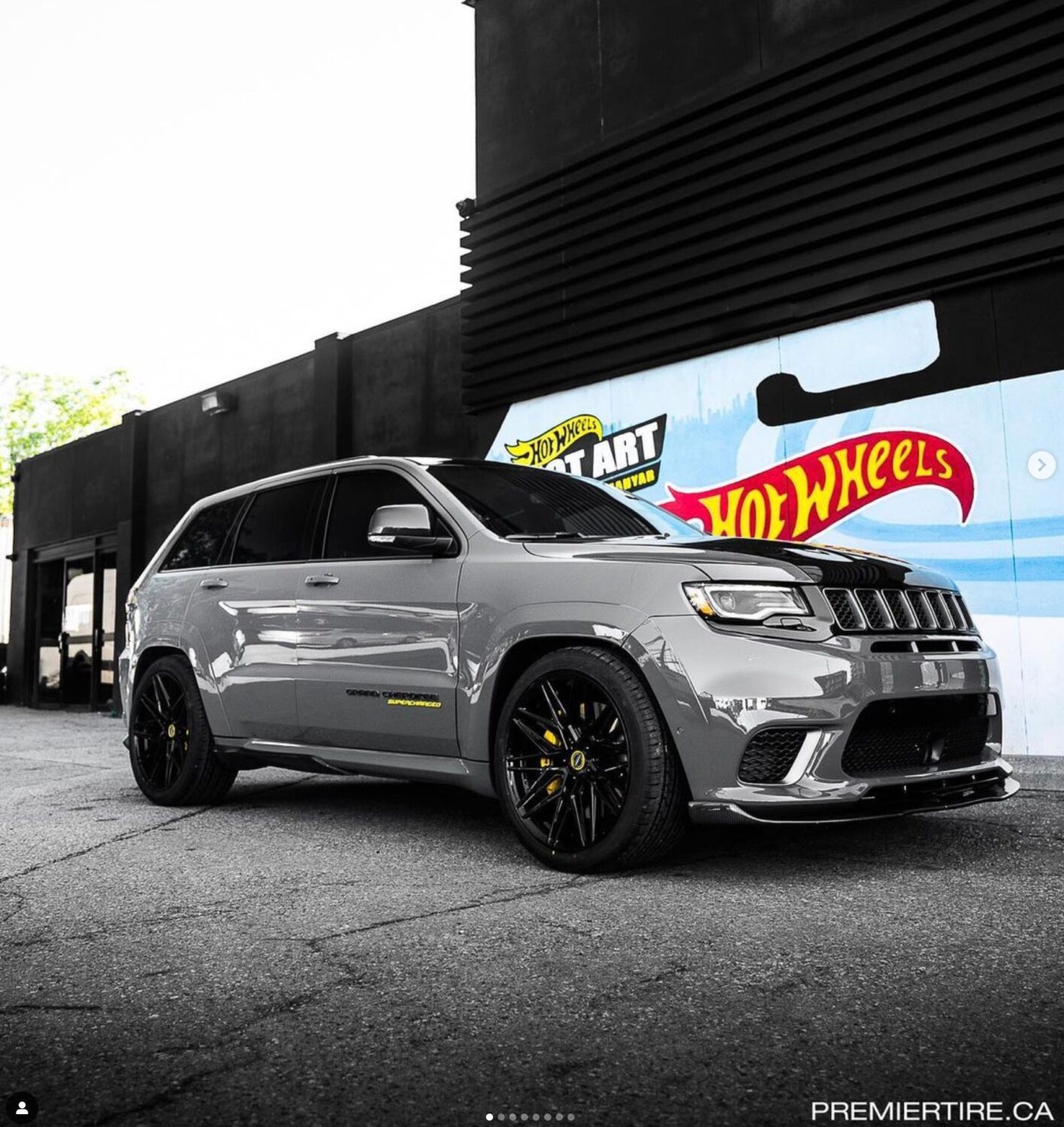 Jeep Grand Cherokee with 22-inch Vossen HF-7