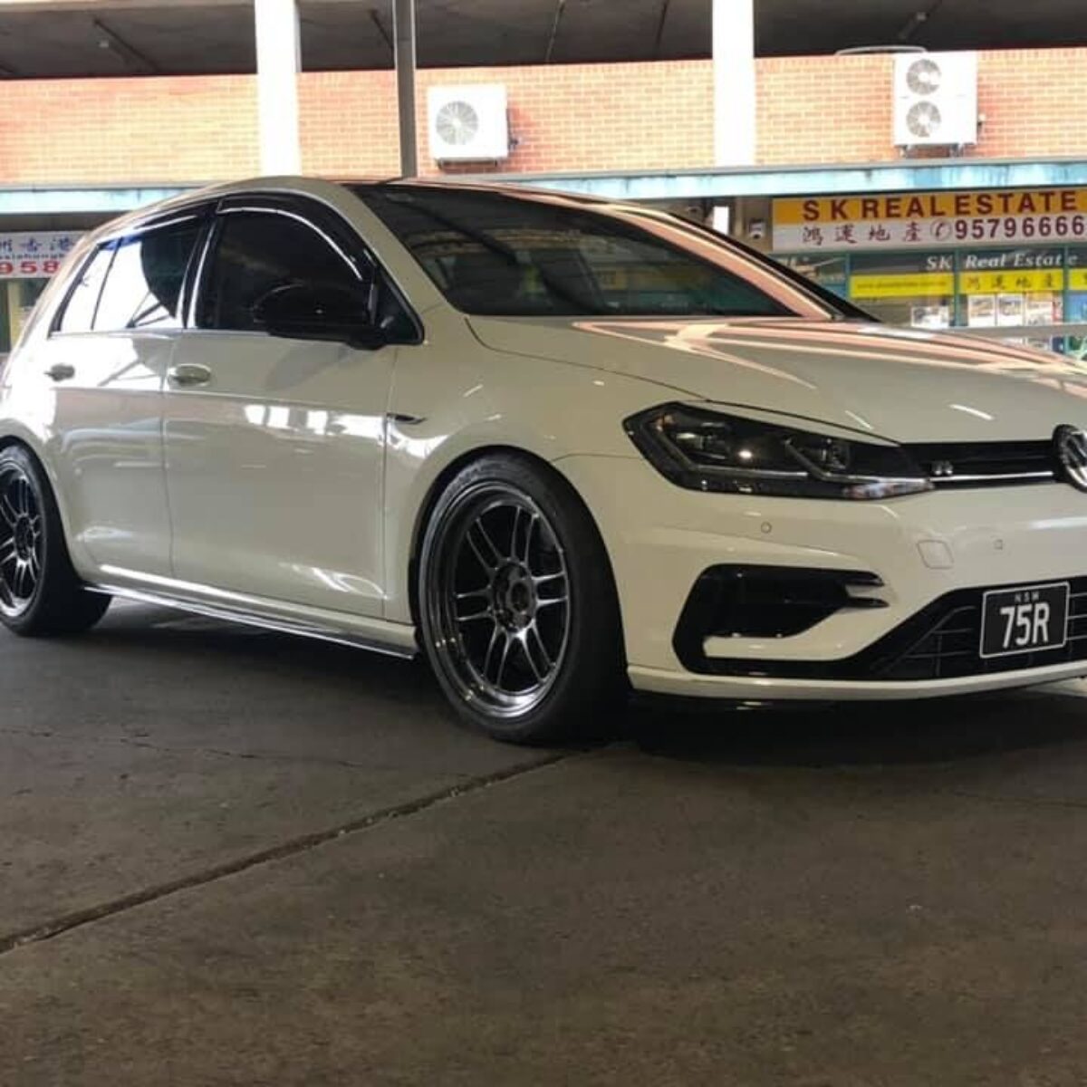 Volkswagen Golf R Mk7.5 White Enkei RPF1 | Wheel Front