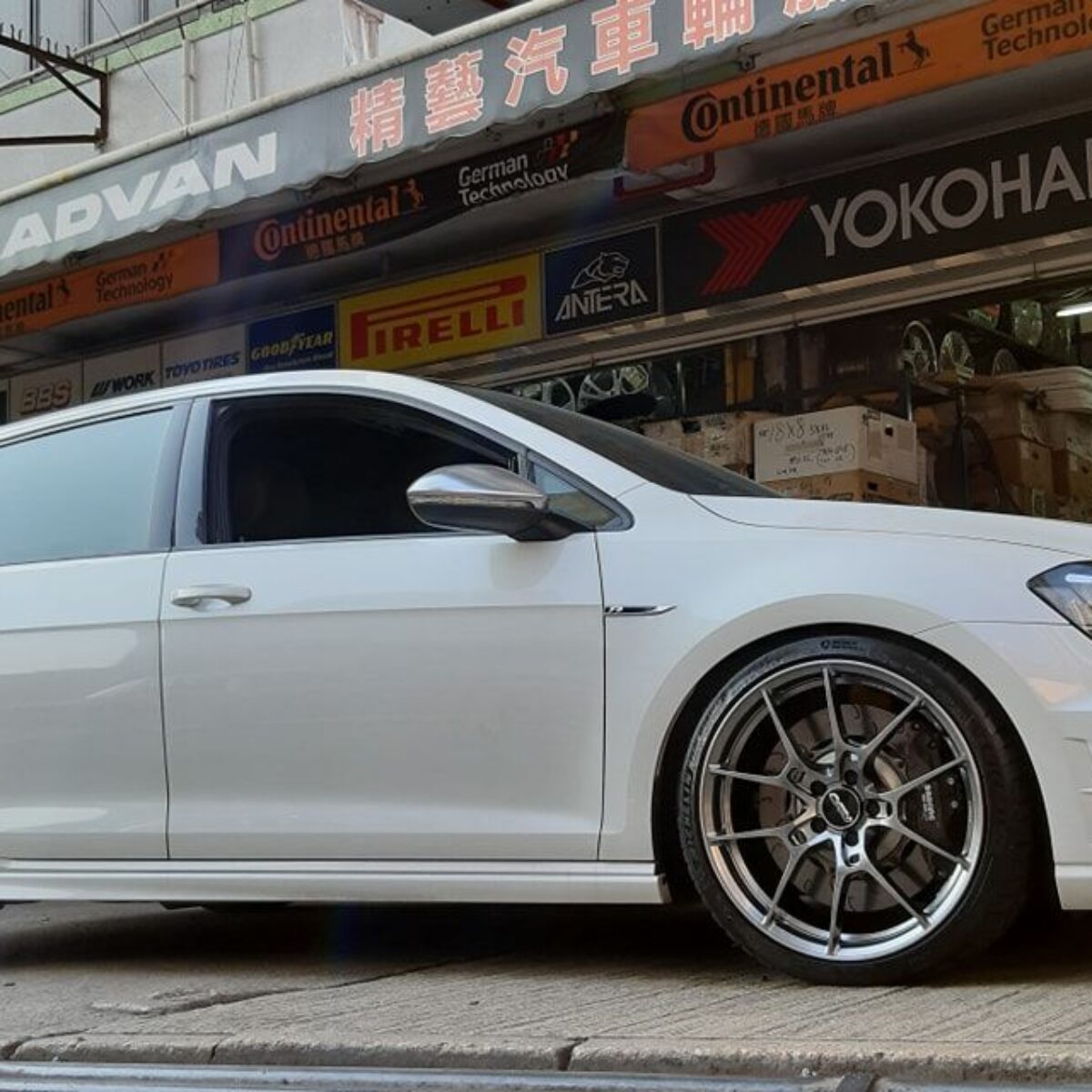 超希少美品】VW ゴルフR 純正オプション Adelaide 19in 8J+50