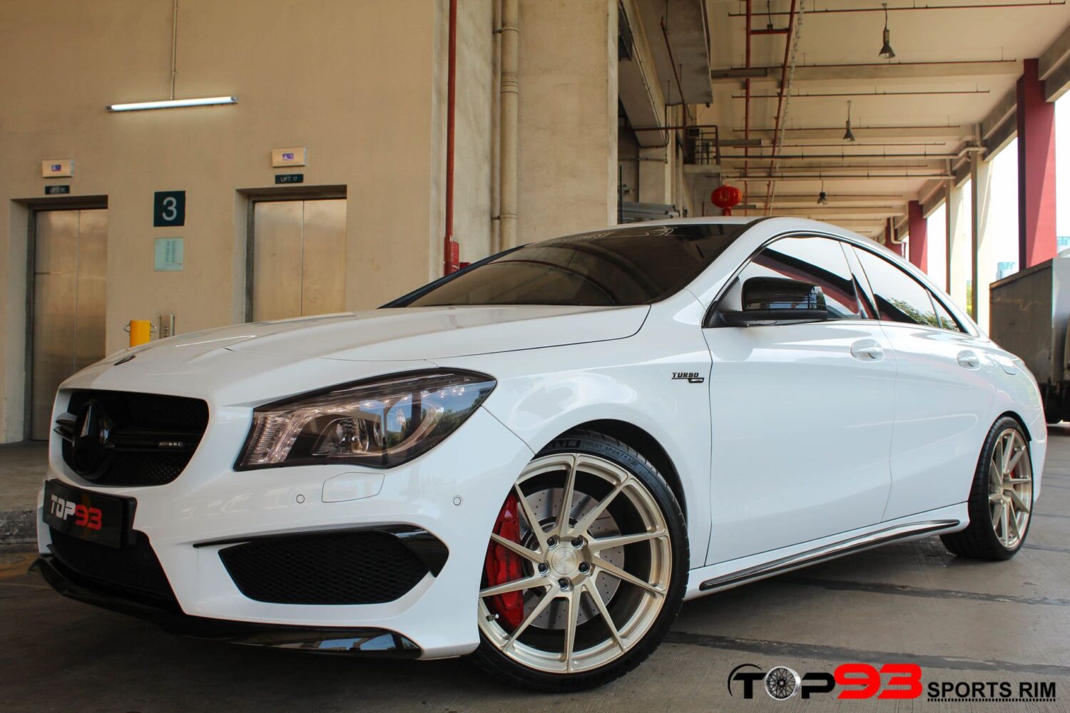 Mercedes-Benz CLA45 AMG C117 with 19×8.5-inch BC Forged EH171