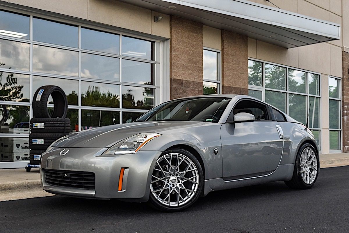 Nissan 350Z with 19×8.5 and 19×9.5-inch TSW Sebring