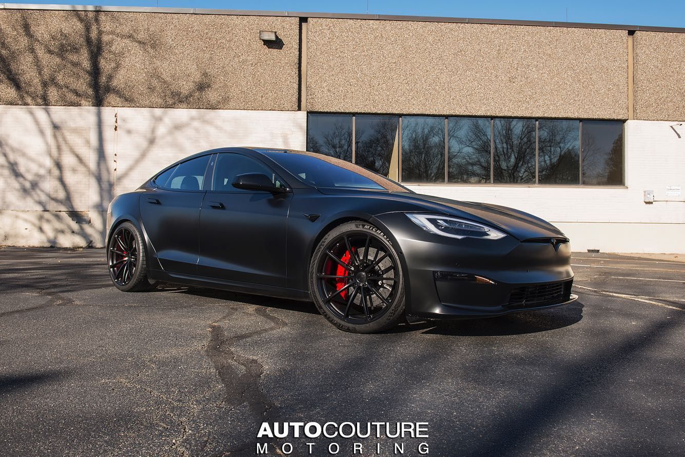 Tesla Model S with 21×9.5 and 21×11-inch Forgeline GT1 5-Lug